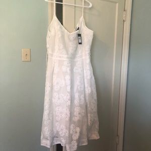 City chic white dress